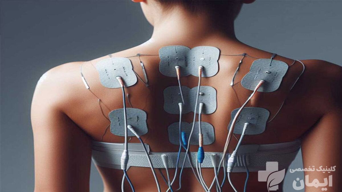 بیمار در حال انجام نوار عصب و عضله کمر می باشد