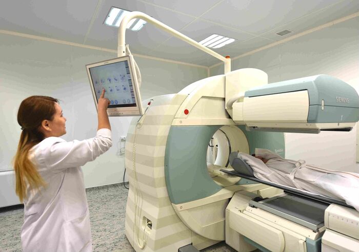 بهترین مراکز پزشکی هستهای دولتی شبانهروزی در غرب تهران