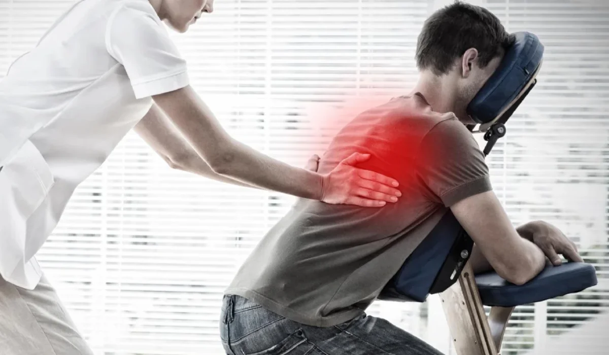 بیماری که علائم دیسک کمر دارد