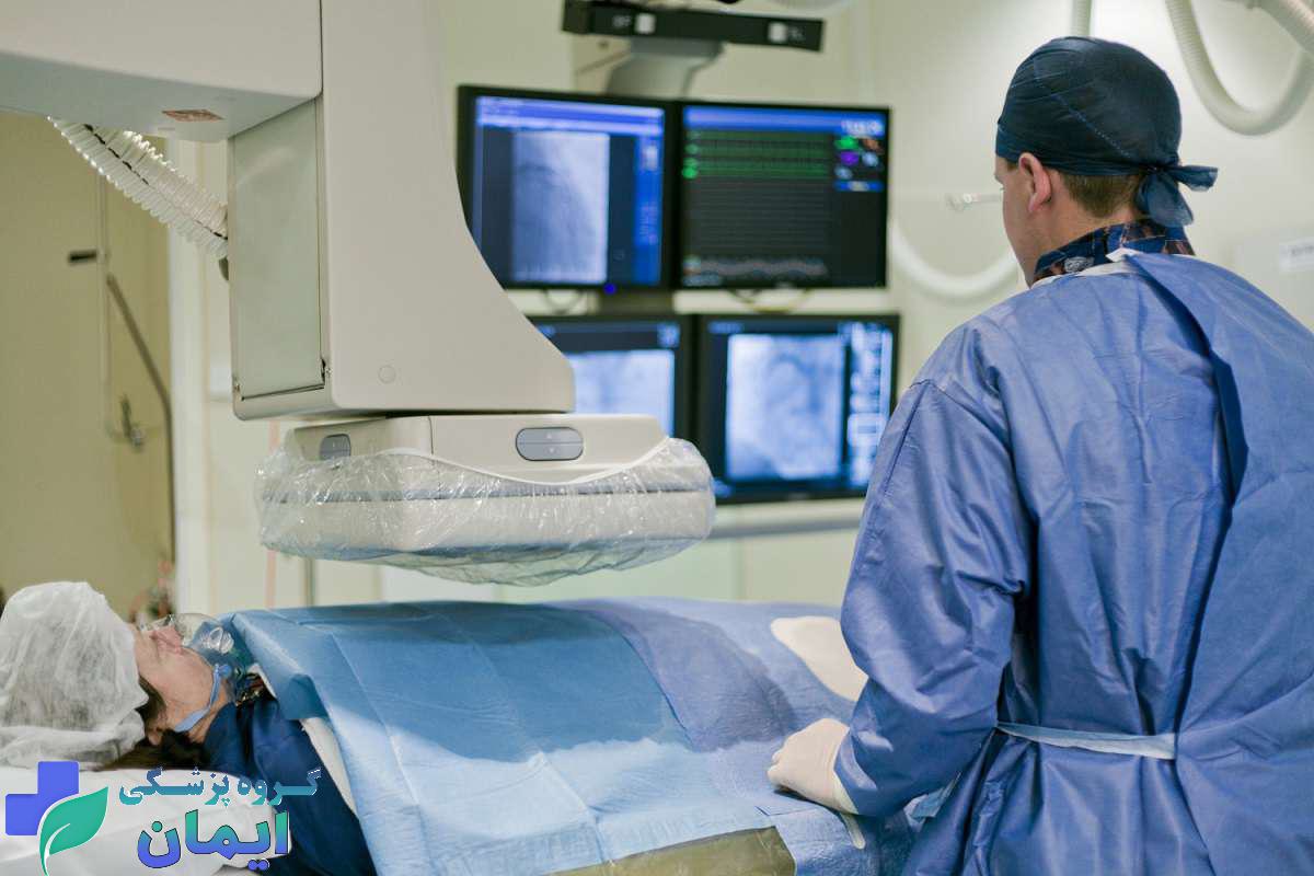 بیماری که به علت درد قلب سی تی آنژیو انجام می دهد