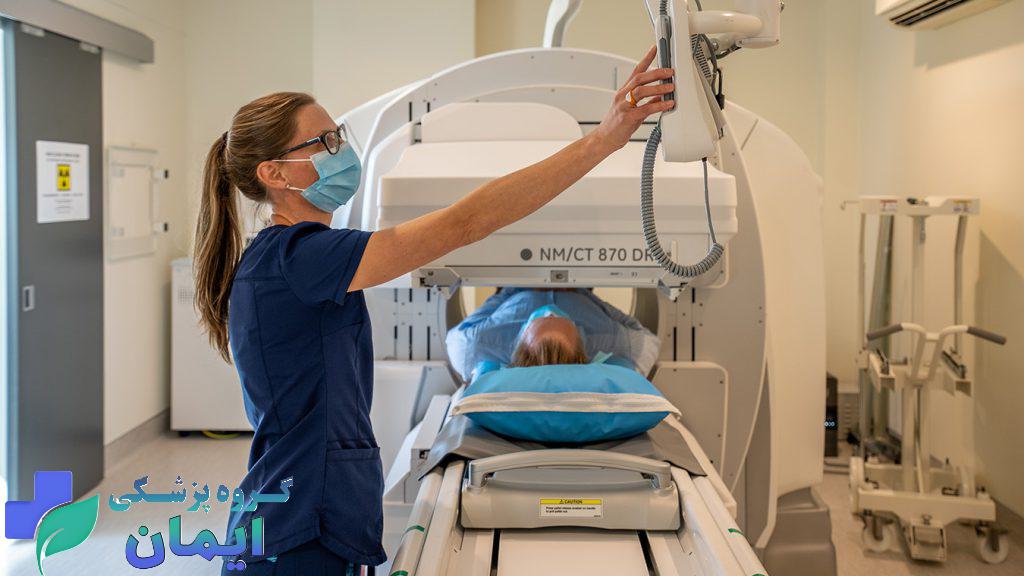 پزشک متخصص قبل از انجام اسکن برخی داروها ها را تست می کند پزشک متخصص قبل از انجام اسکن برخی داروها ها را تست می کند