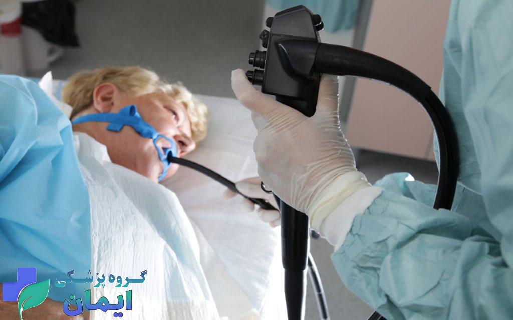 آندوسکوپی با خواب مصنوعی برای بیماری که آندوسکوپی انجام می دهد